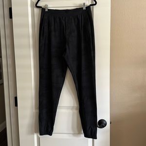 Lululemon Surge jogger 29” heritage 365 camo black multi